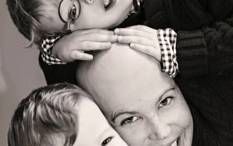 Erica boys black white 800x800