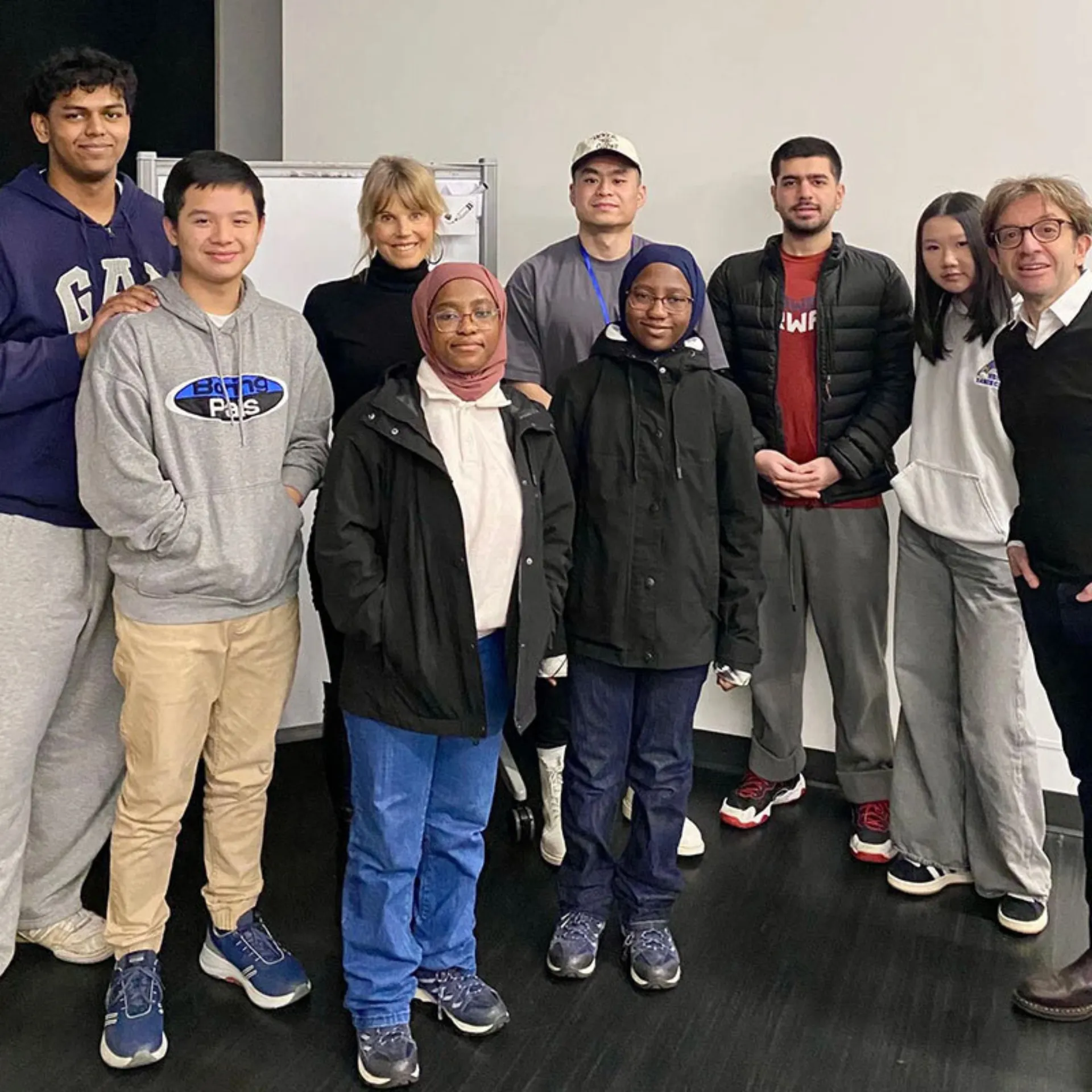 Canadian youth leadership 800x800