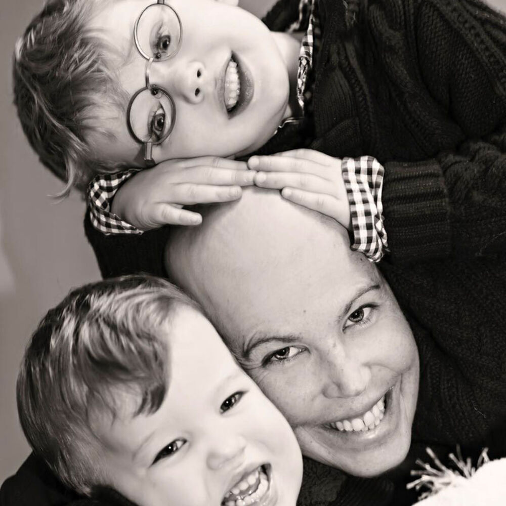 Erica boys black white 800x800